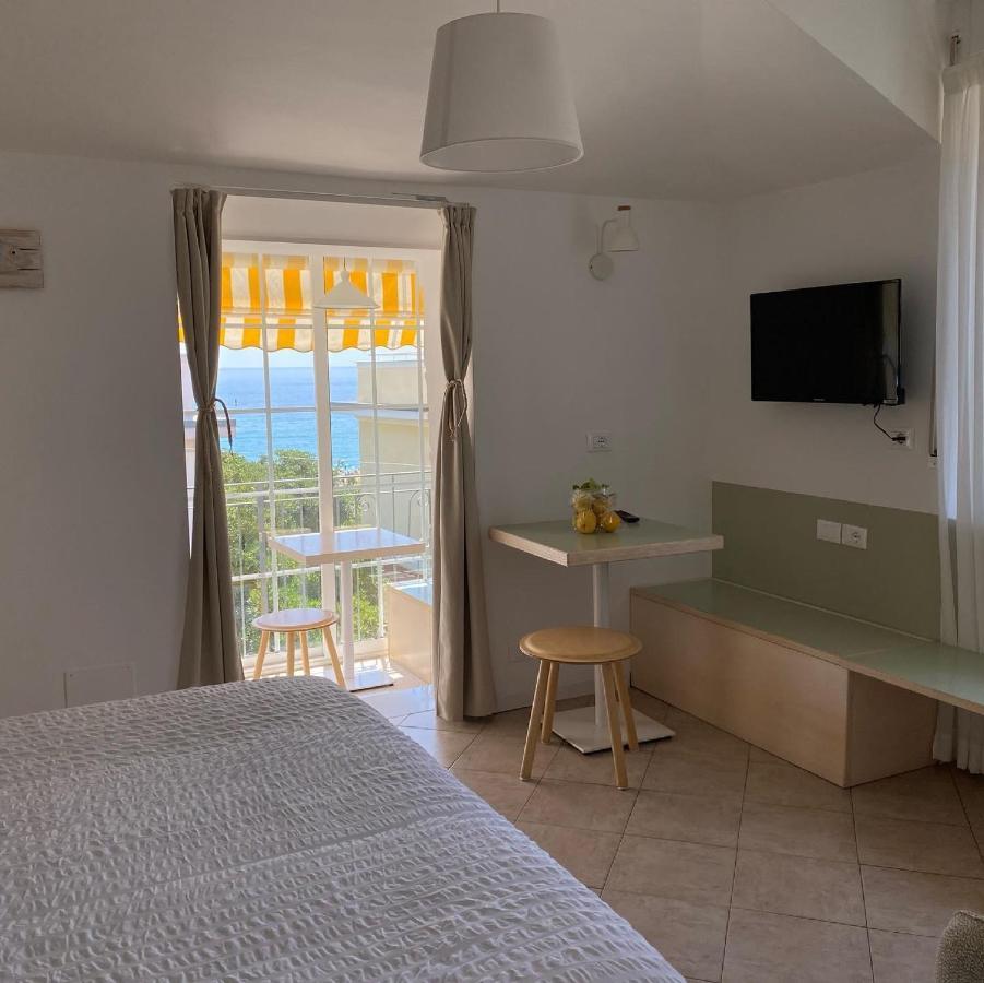 Residence Villa Ombrosa Споторно Экстерьер фото